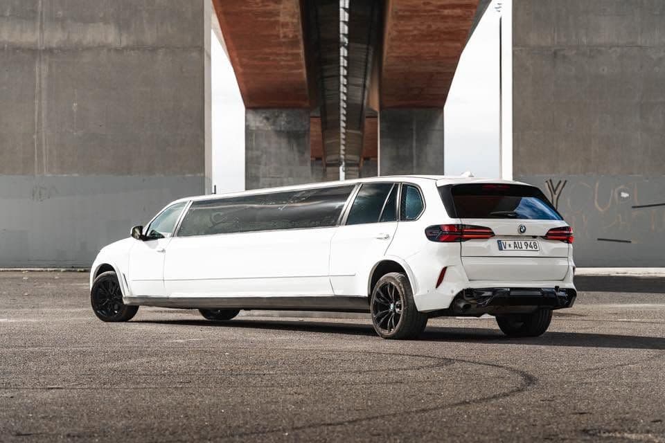 Rear of the BMW X5M limousine under the Bolte Bridge